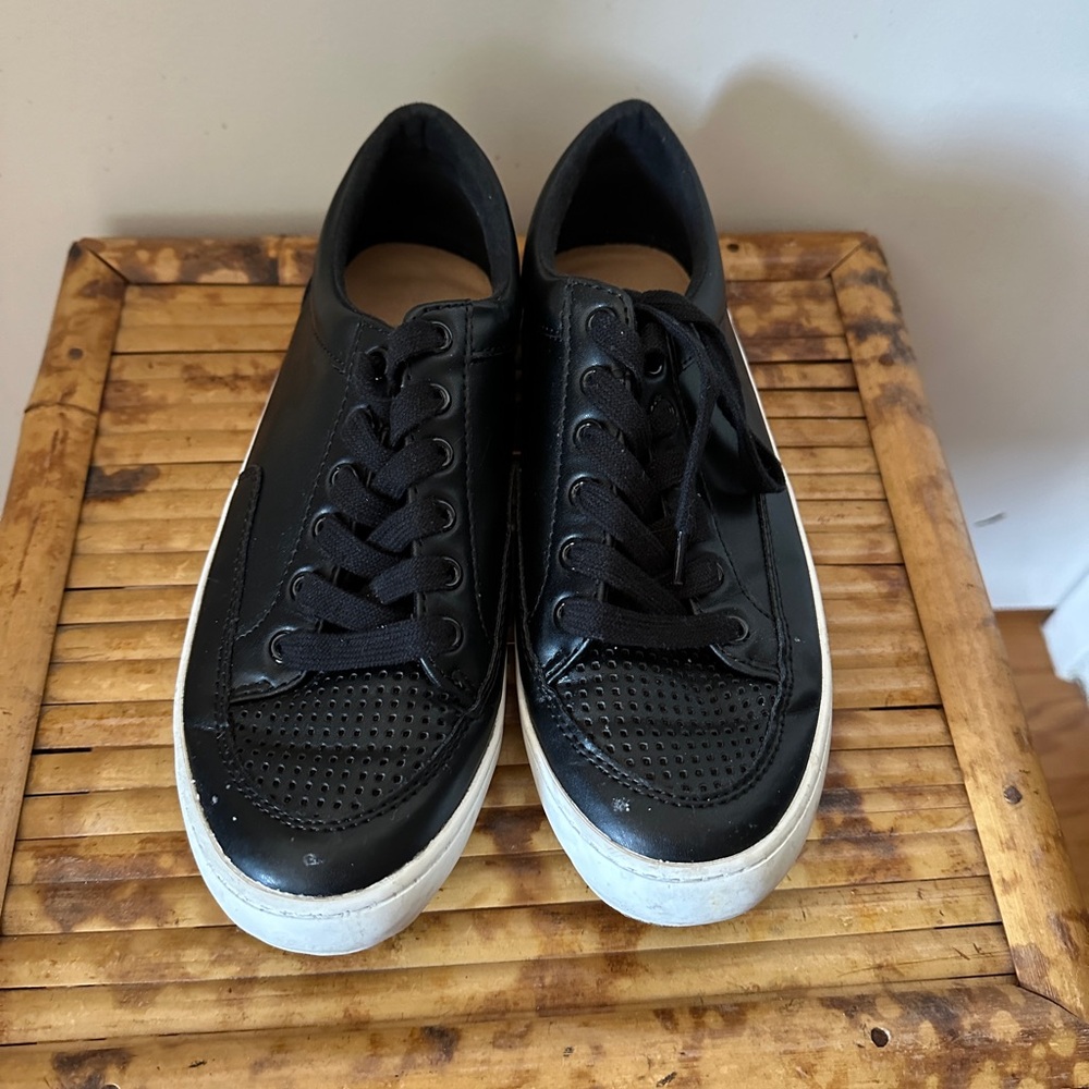 Banana Republic Women’s Size 7.5 Black Sneakers